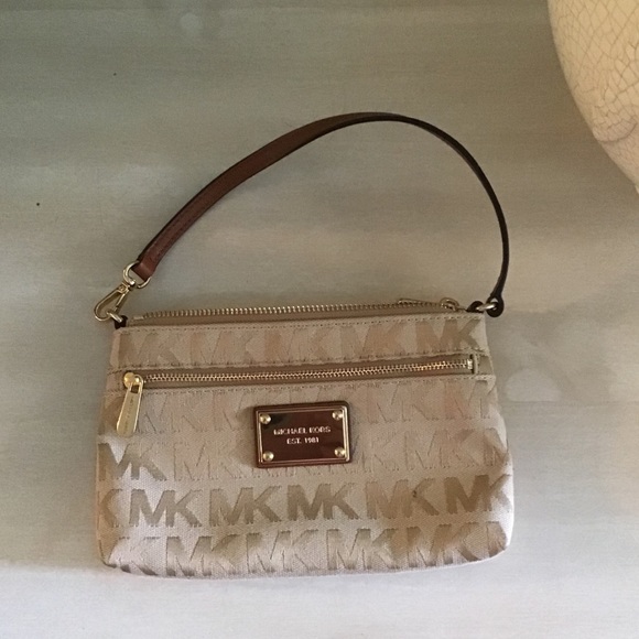 MICHAEL Michael Kors Handbags - Michael KORS wristlet strap clutch